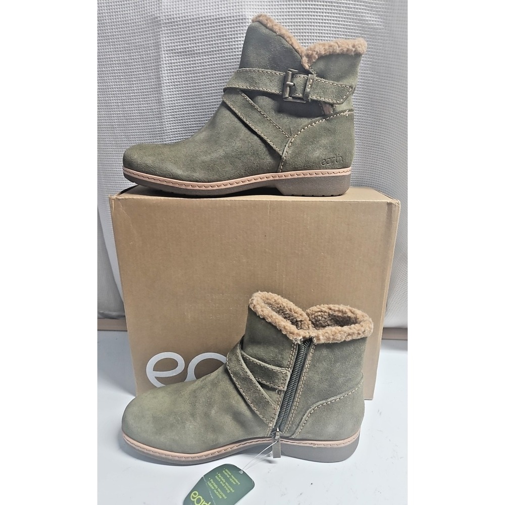 Earth Footwear Hutton Water Resistant Almond Toe zip Booties Green suede 6.5M
